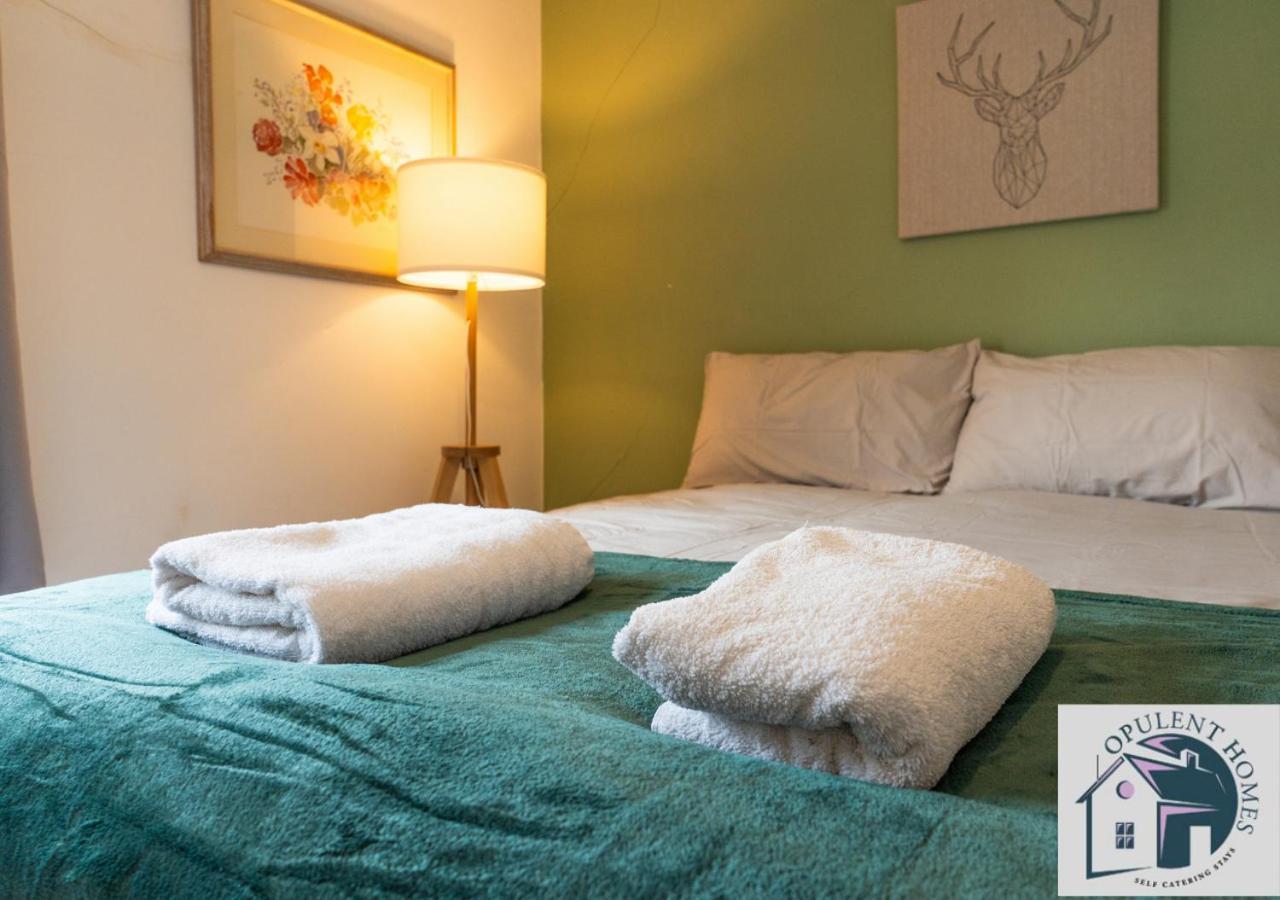 Contractors Pad - 4 Bed Town House - Cent - Free Parking