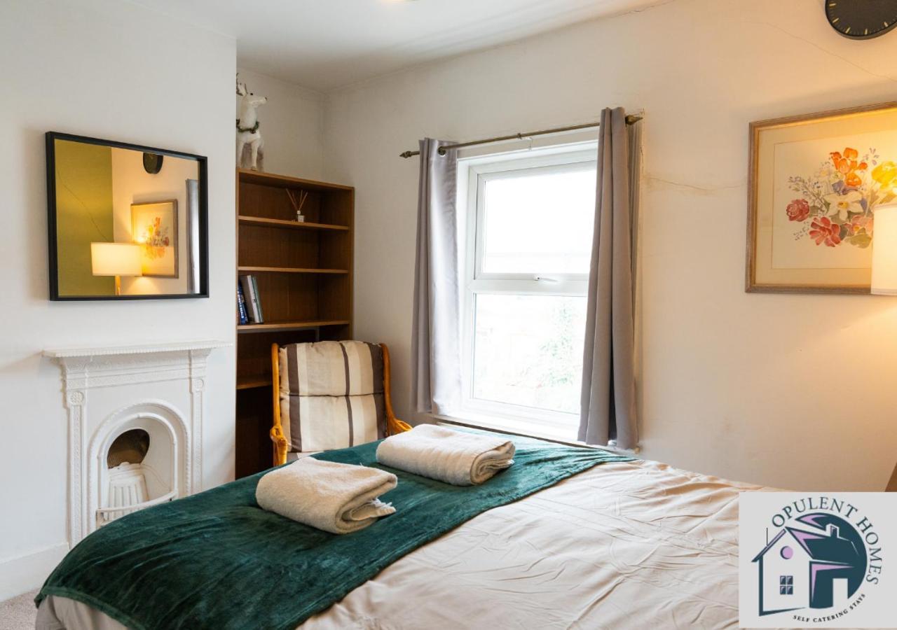 Contractors Pad - 4 Bed Town House - Cent - Free Parking Holiday home