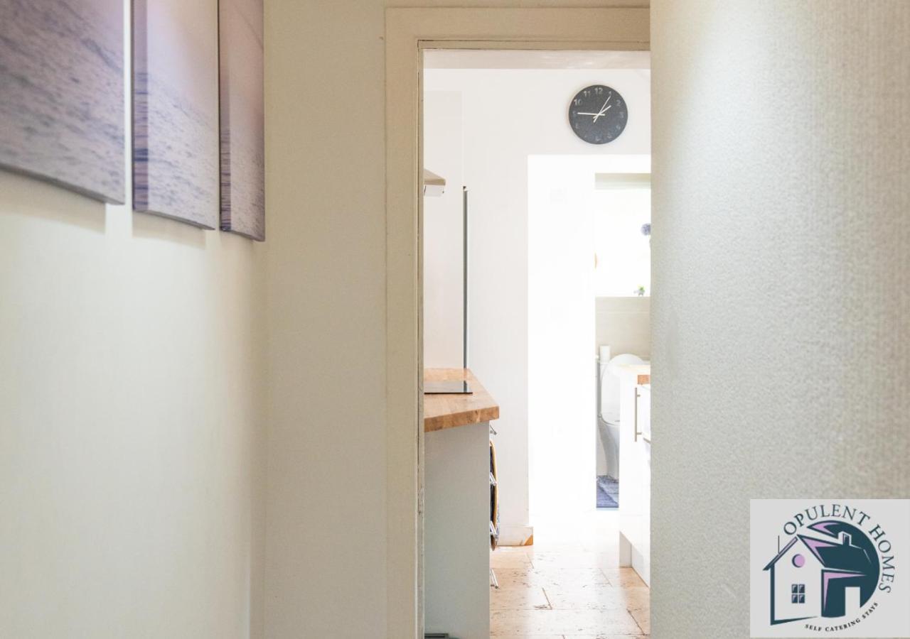 Contractors Pad - 4 Bed Town House - Cent - Free Parking Holiday home