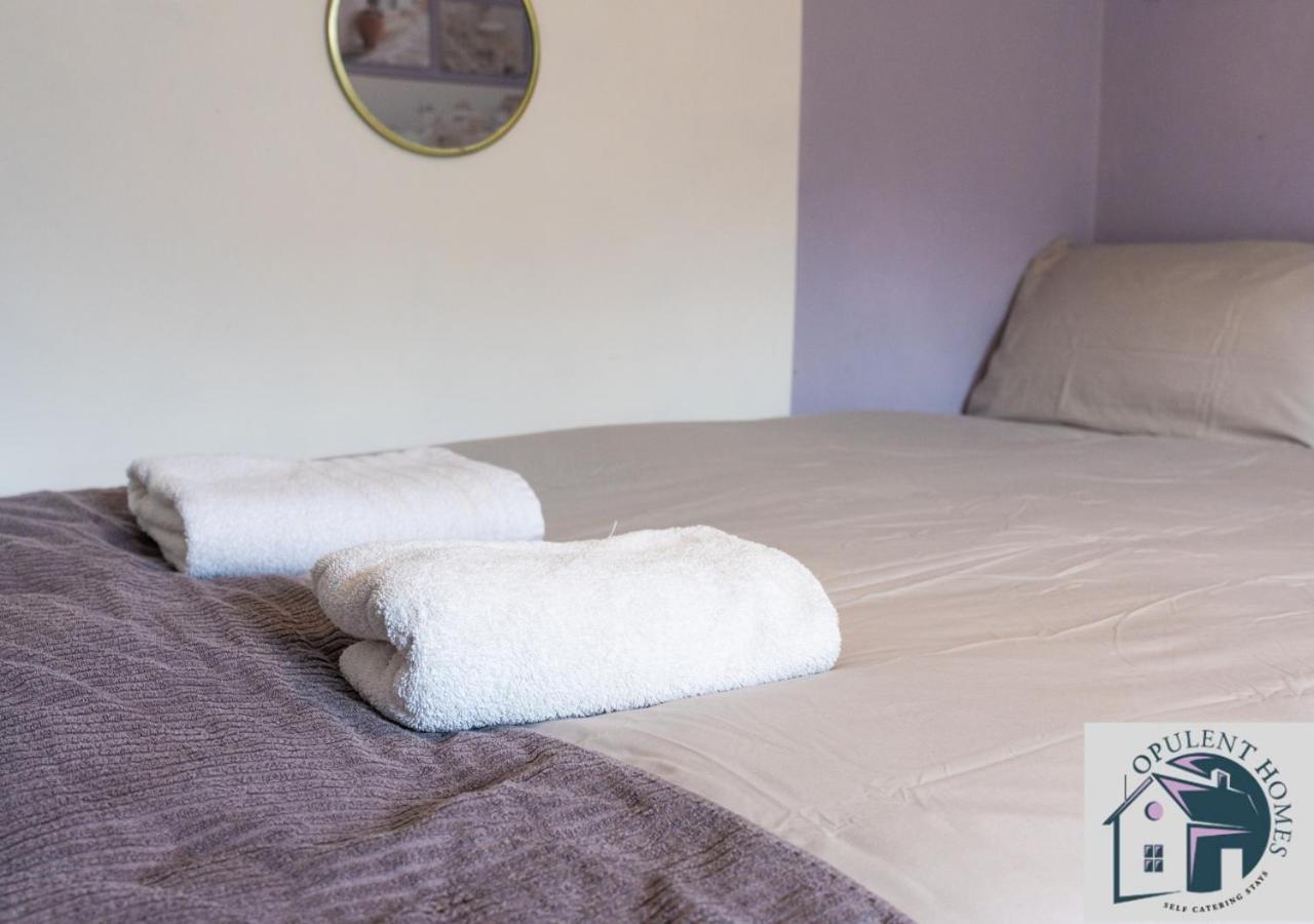 Contractors Pad - 4 Bed Town House - Cent - Free Parking *