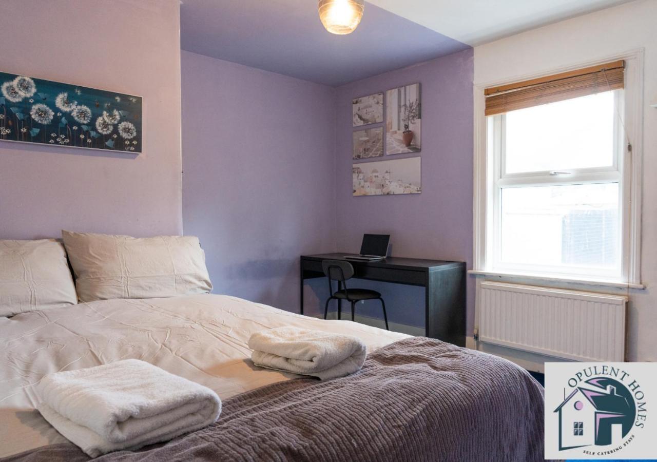 Contractors Pad - 4 Bed Town House - Cent - Free Parking Casa de Férias *