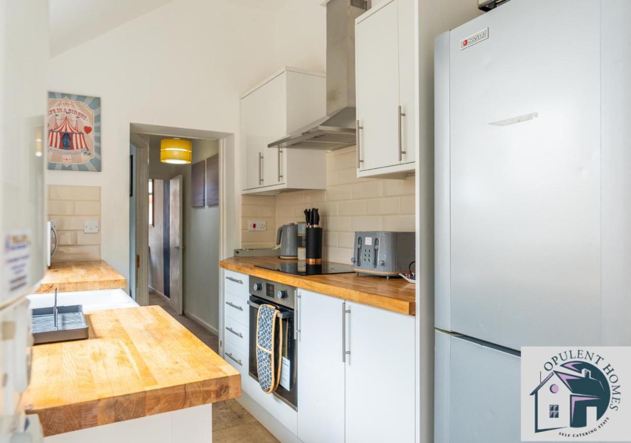 Contractors Pad - 4 Bed Town House - Cent - Free Parking Casa de Férias Reading